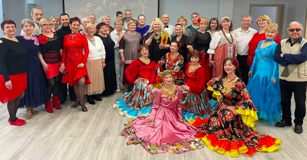 Танцы в центрах Московского долголетия